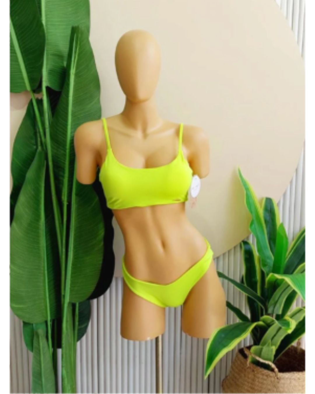 Bikini Pierna Alta Crunch & Top de Tirantes Liso