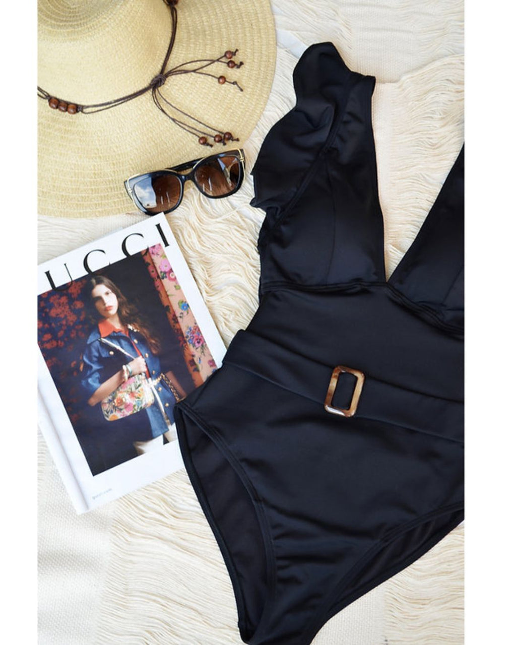 Completo Liso con Escote, Cinturón de Hebilla & Control de Abdomen